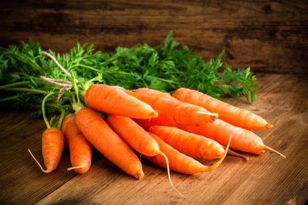 هویج برای کمک به درخشان شدن پوست